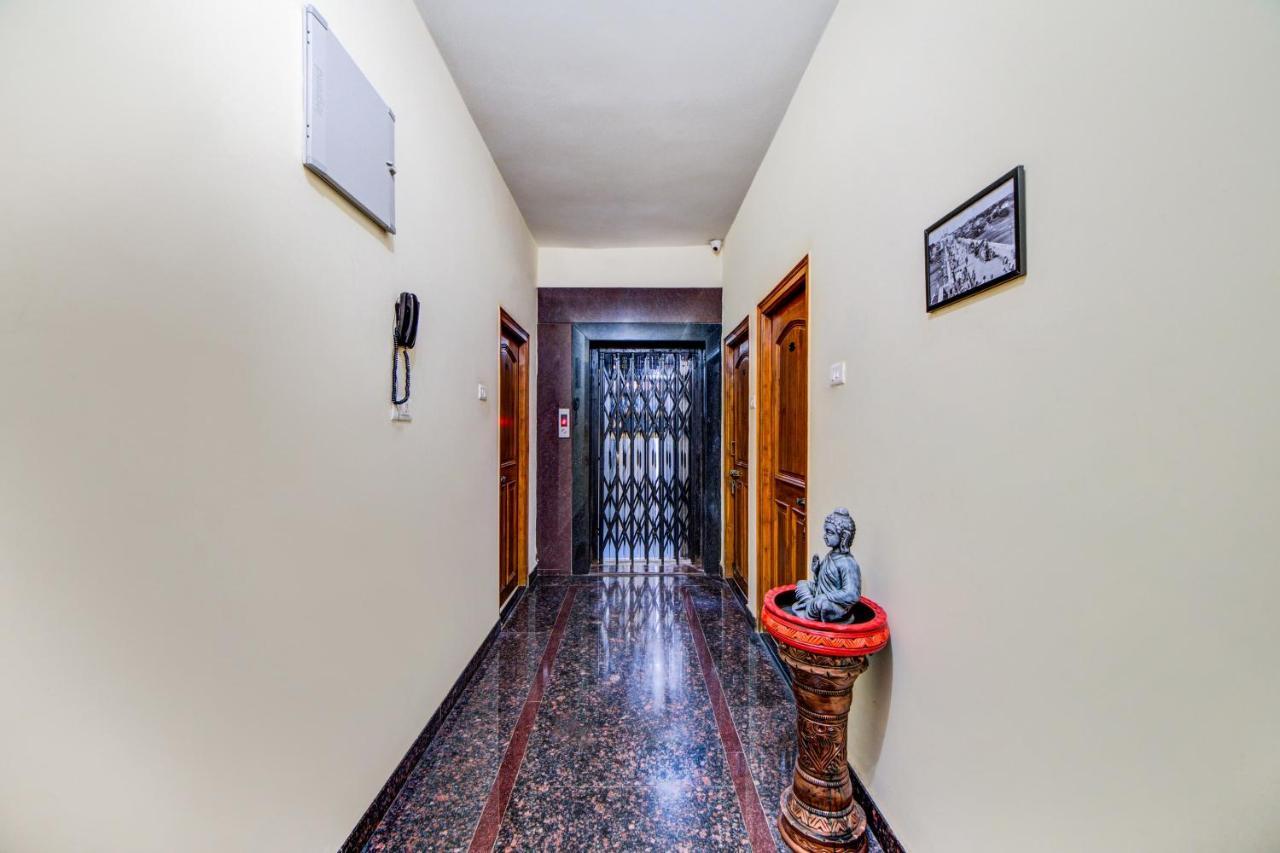 Super Hotel O The Royal Nest Near Shilparamam Kondapur  Экстерьер фото