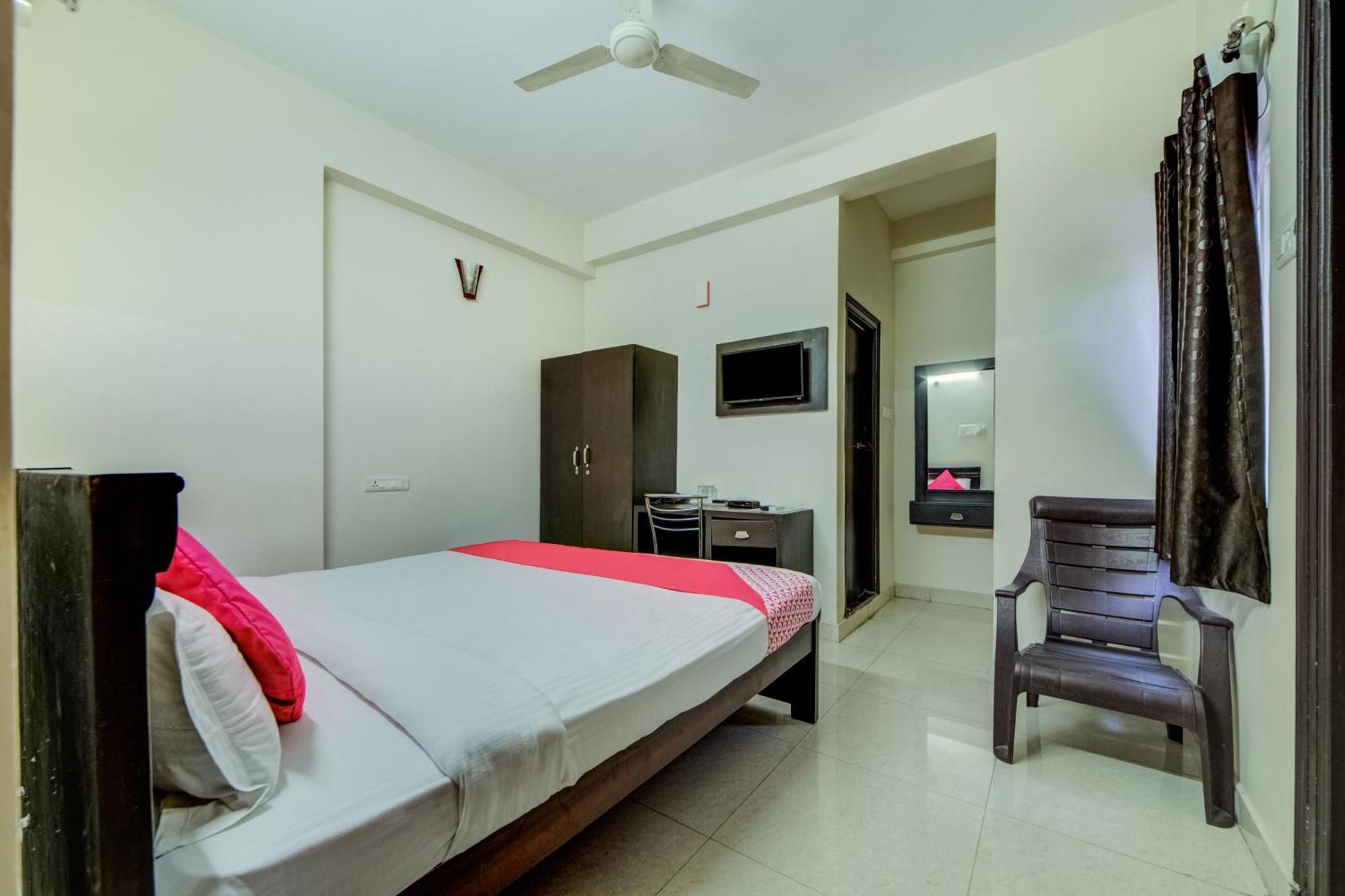 Super Hotel O The Royal Nest Near Shilparamam Kondapur  Экстерьер фото