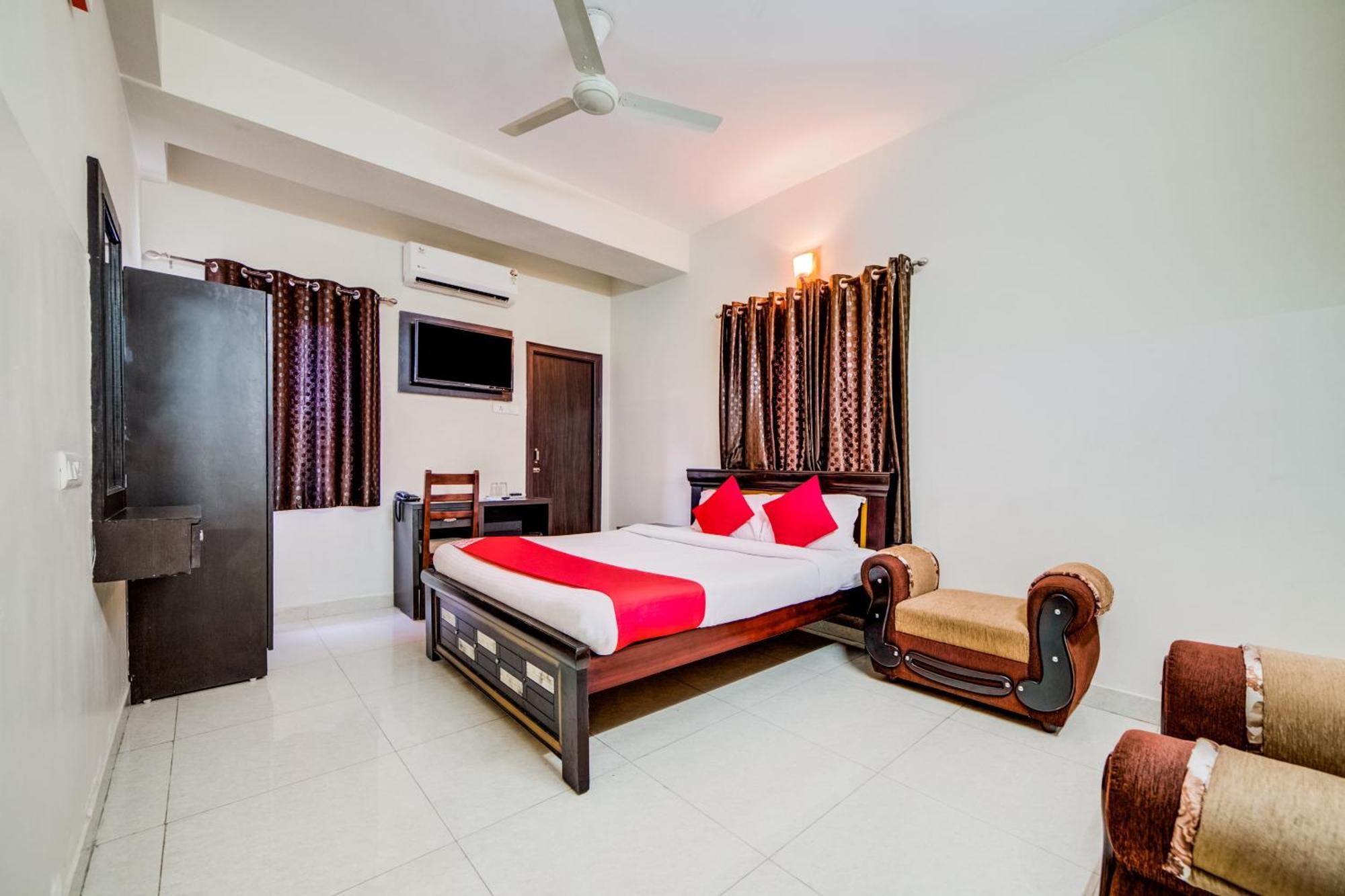 Super Hotel O The Royal Nest Near Shilparamam Kondapur  Экстерьер фото