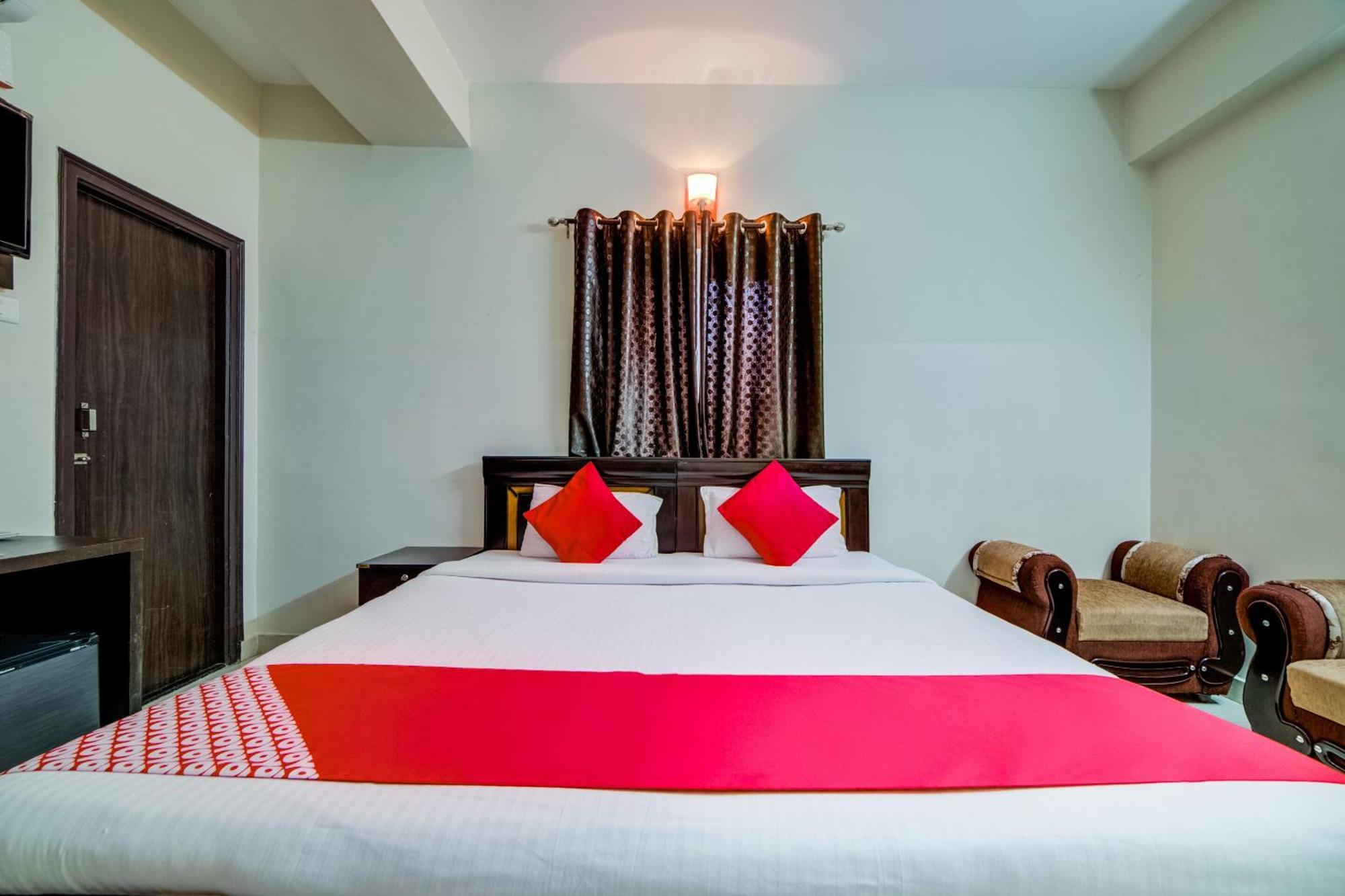 Super Hotel O The Royal Nest Near Shilparamam Kondapur  Экстерьер фото