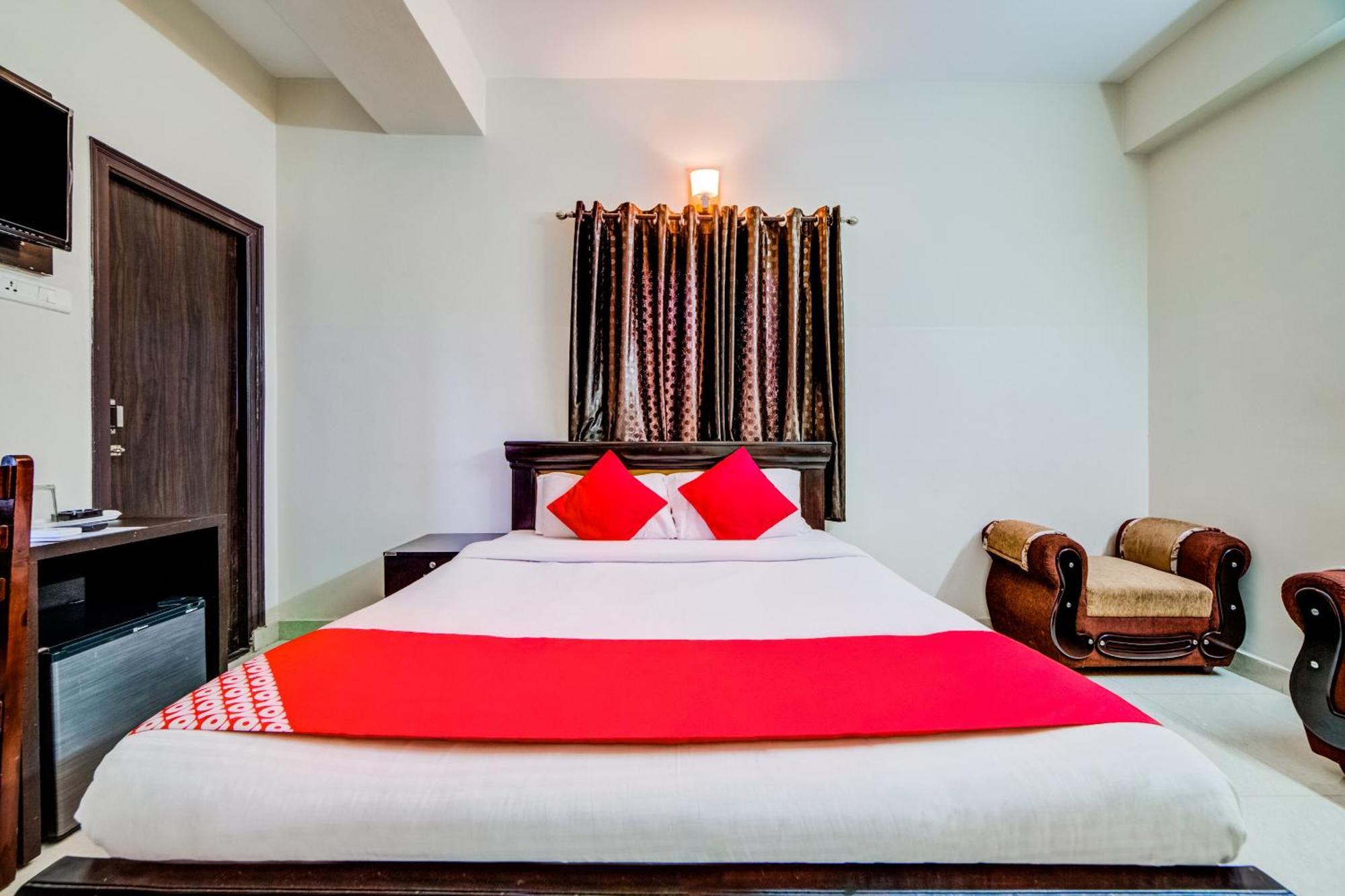 Super Hotel O The Royal Nest Near Shilparamam Kondapur  Экстерьер фото