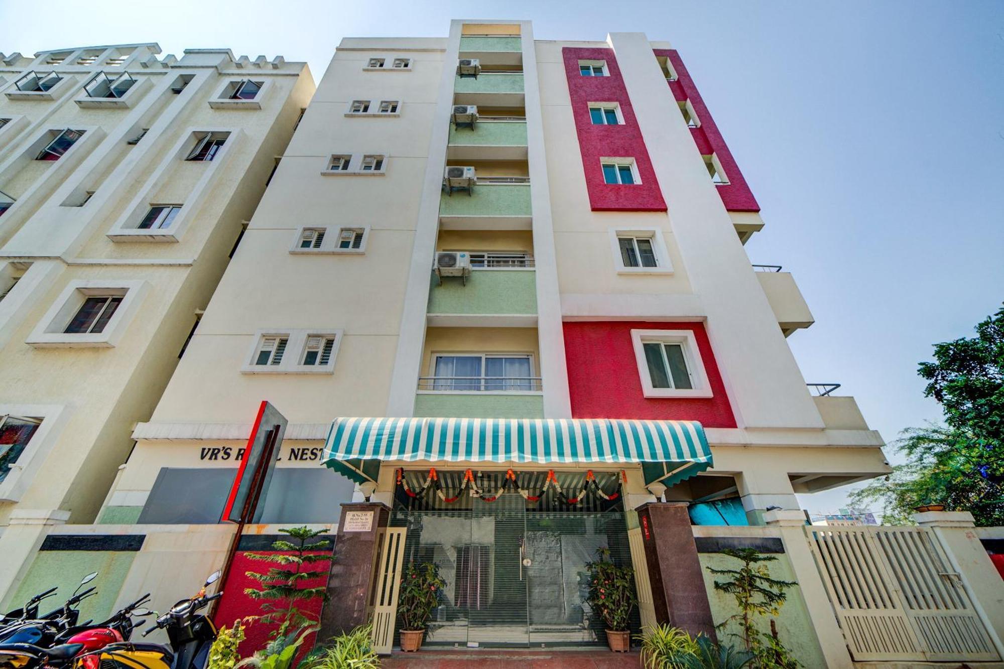 Super Hotel O The Royal Nest Near Shilparamam Kondapur  Экстерьер фото