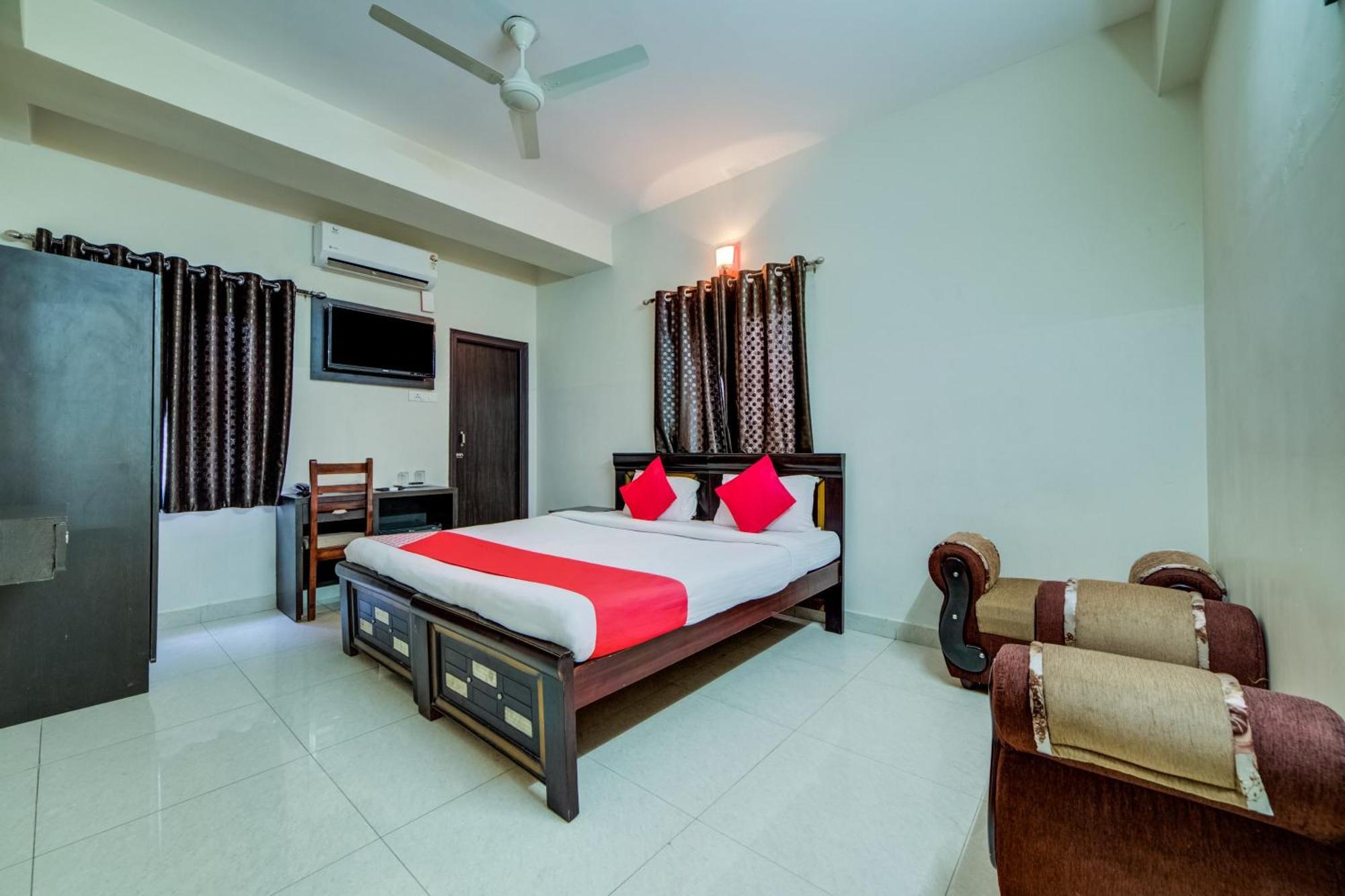 Super Hotel O The Royal Nest Near Shilparamam Kondapur  Экстерьер фото